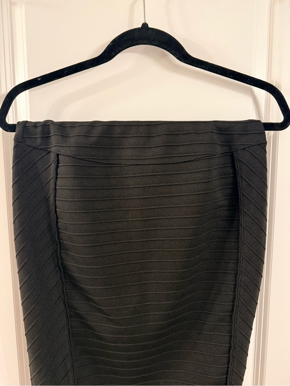 Bisou Bisou Black Ribbed Bandage Pencil Skirt (sm) - Picture 2 of 4